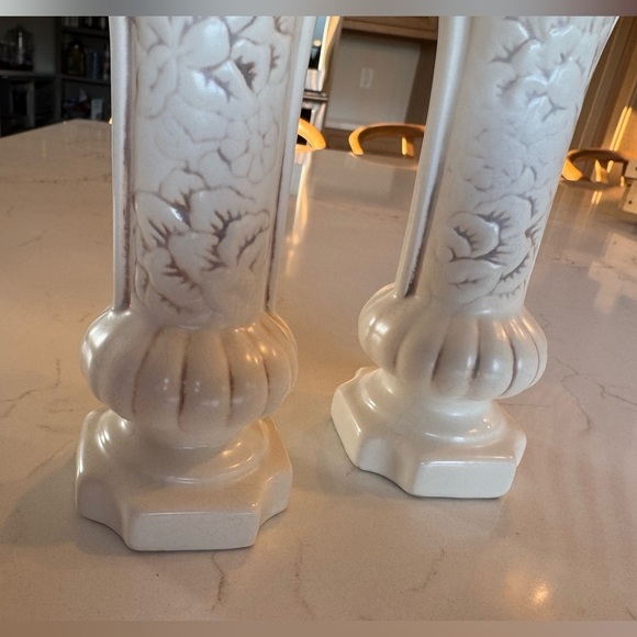 Vintage MCM Red Wing Pottery Raised Pattern Bud Vase Set of Two - Picture 7 of 8